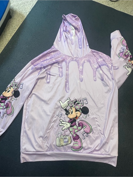 Tops - Lilac Minnie Mouse Graphic Hoodie with front pocket. Missing hoodie string. XXL